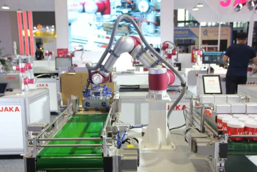 協(xié)作機(jī)器人 終端用戶與集成商改造升級的首選